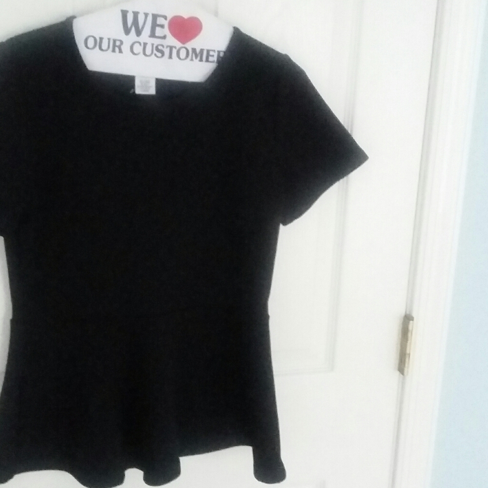 Women's, Pull over top, NWOT, fits like a medium
